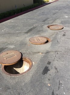 Grease Interceptor Baffle Repair and Installation Service for commercial restaurants.  Plumbers installers of grease interceptor in Los Angelels and Orange County California.